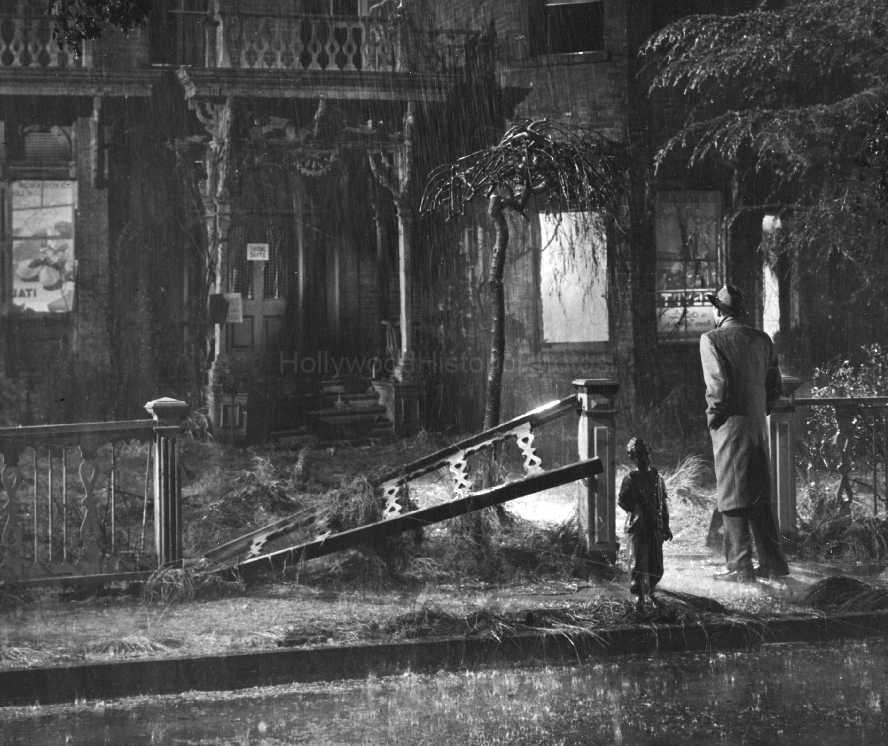 Its A Wonderful Life 1946 3 crp WM.jpg